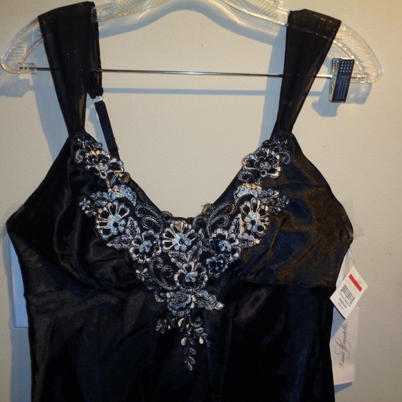 Linea Donatella Other - Negligee with Sliver Applique